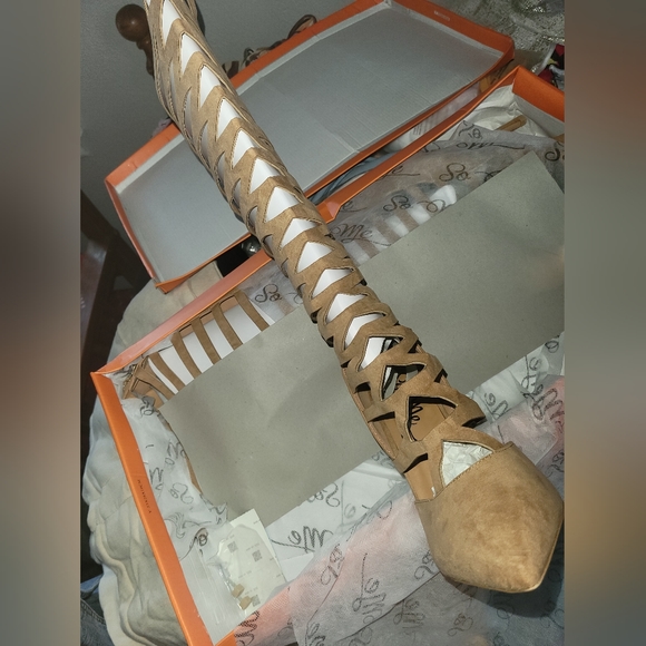 So Me Heaven Caged Cut-Out Calf Boots - Camel, Sz: 11 - Picture 2 of 5